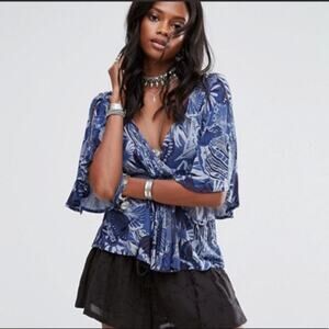 Free People | Amour Blue Cold Shoulder Top Size S